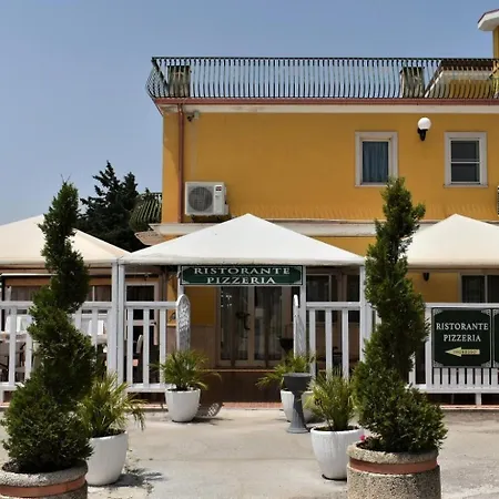 Garden Hotel 3*