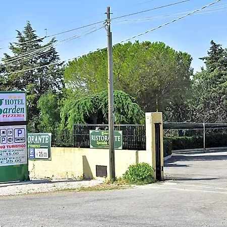 Garden Hotel 3*